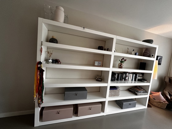 Image 1 of Armoire de Pâques blanche