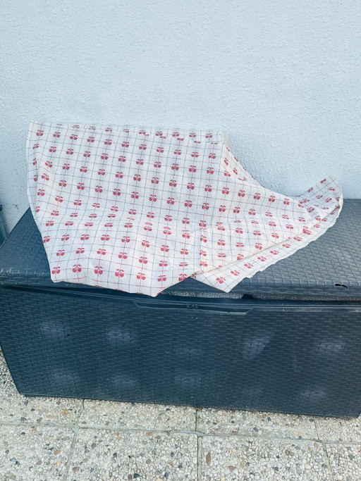 Großer Vintage-Stoff mit Kirschmuster aus den 1970er Jahren, extra lang