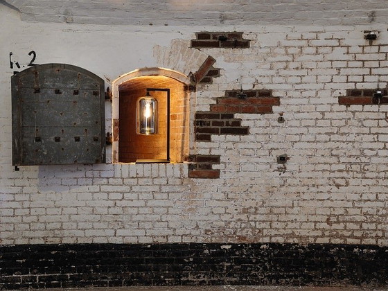 Image 1 of ETH La lampada da tavolo