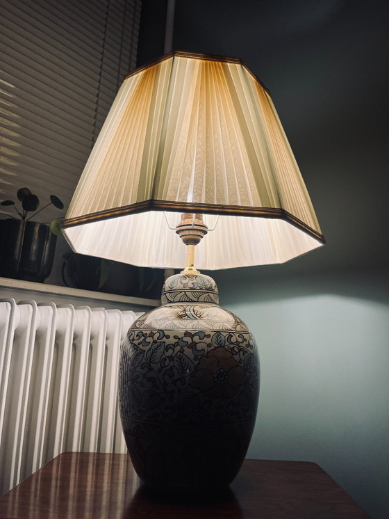 Image 1 of Vintage table lamp with beautiful shade