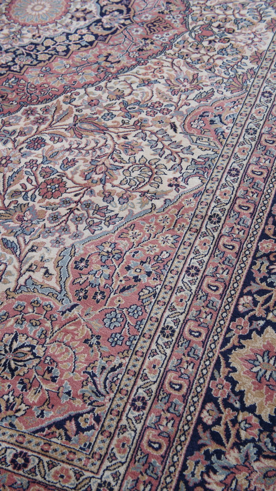 Image 1 of Vloerkleed Met Roze En Blauwe Kleuren 302x208cm