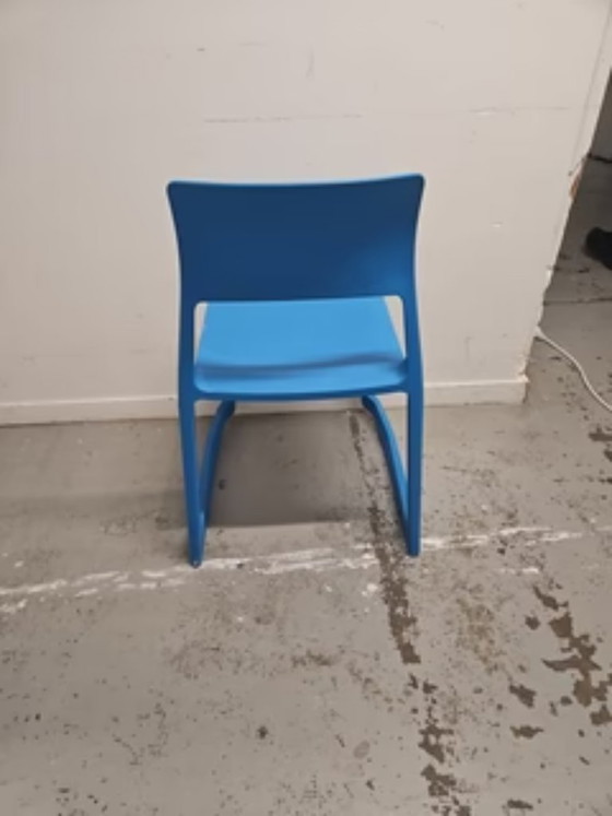 Image 1 of Pacific Blue Stapelbare Cafeteriastoel - Vitra