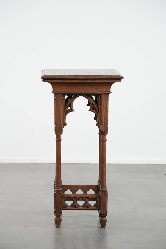 Image 1 of Table d'appoint/table à plantes ancienne en chêne de style gothique du milieu du XIXe siècle