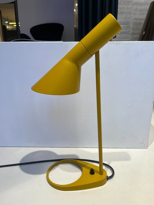 1x AJ Table Lamp Louis Poulsen