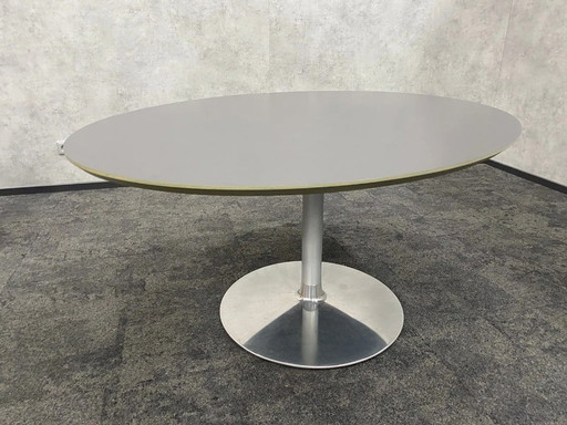 Artifort oval design dining table – designed by Pierre Paulin