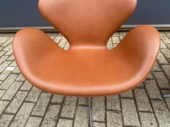 Image 1 of 2x Fritz Hansen Swan chair uit 1971 Cognac leder, NIEUWstaat!!