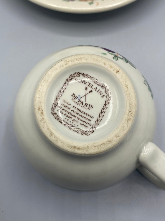 Kopje en schotel van Parijs porselein – Florentijnse decoratie – Veelkleurige bloemen – Servies, Porcelain (photo 2 of 3)