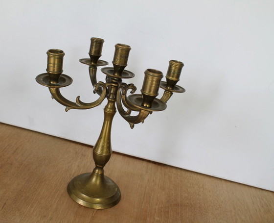Image 1 of Candeliere a 5 bracci, in ottone, stile barocco provenzale vintage anni Cinquanta