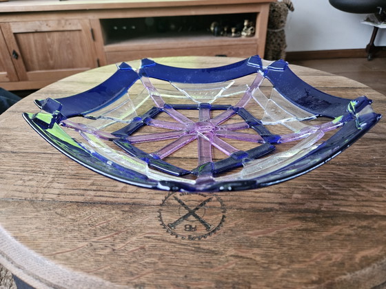 Image 1 of Bol unique en verre fusionné fait main – Design géométrique (Ø 30,5 cm)