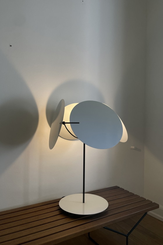 Lampada da tavolo "Monet" di Vico Magistretti per Oluce, 1980 – Lampade da tavolo, Metallo (photo 3 of 13)