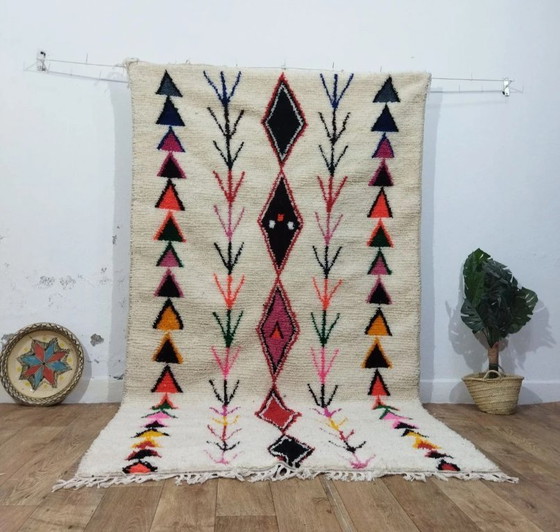 Image 1 of Auténtica alfombra bereber Azilal: 100 % lana natural, tejida a mano (266 × 150 cm)