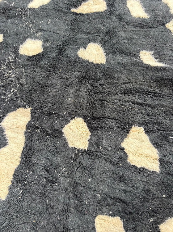 Image 1 of Black and White Moroccan Rug 200x300 cm- Hand Made Berber Wool Rug