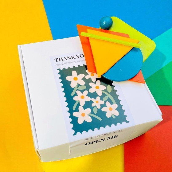 Image 1 of Broche en bois géométrique abstraite Art Déco faite à la main