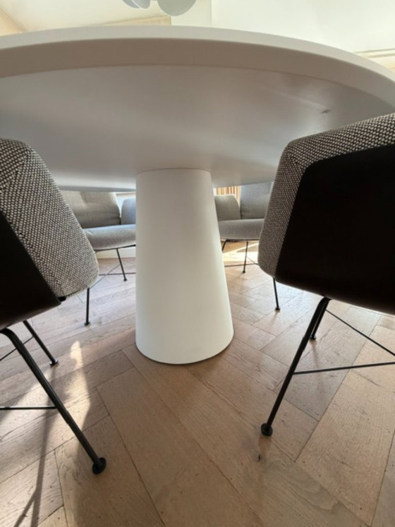 Design COR Conic Dining Table with Alvo Chairs – Dining set, Metal, Plastic (photo 16 of 22)