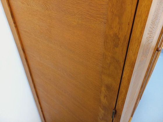 Image 1 of Vintage eikenhouten kledingkast uit de jaren 60