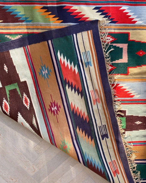 Image 1 of Tapis moderniste
