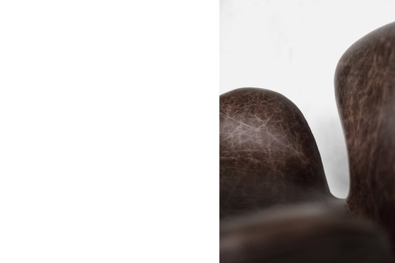 Image 1 of Mid-Century Danish Modern Brown Leather Swan Chair by Arne Jacobsen for Fritz Hansen, 1958