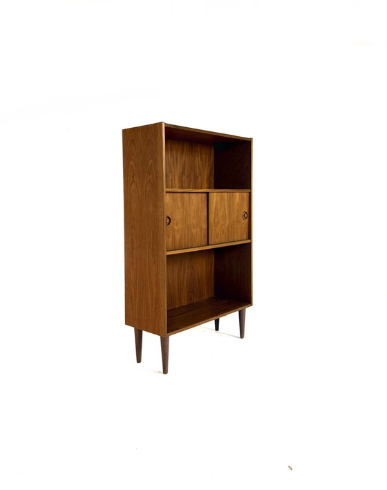 Image 1 of Vintage Deense boekenkast met schuifdeuren ‘60