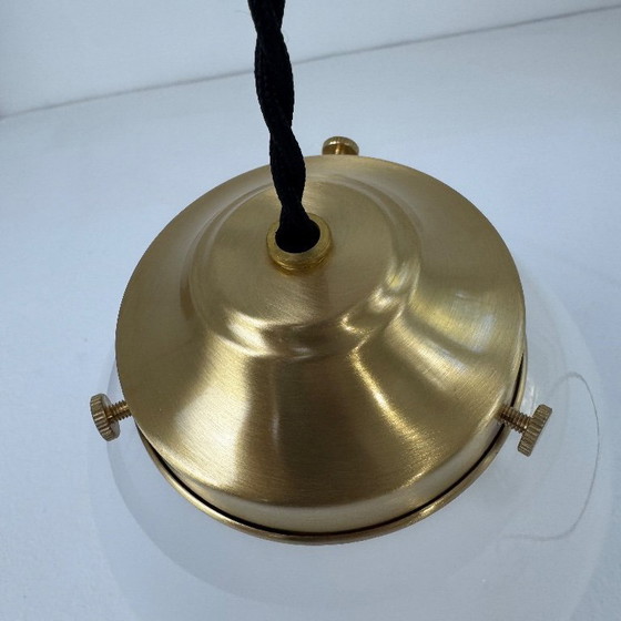 Image 1 of PAIRE D’ANCIENNES SUSPENSIONS EN OPALINE VINTAGE 13 CM