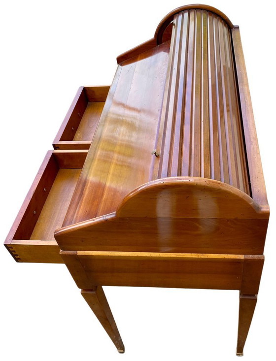 Image 1 of Bureau à cylindre Louis XVI en merisier