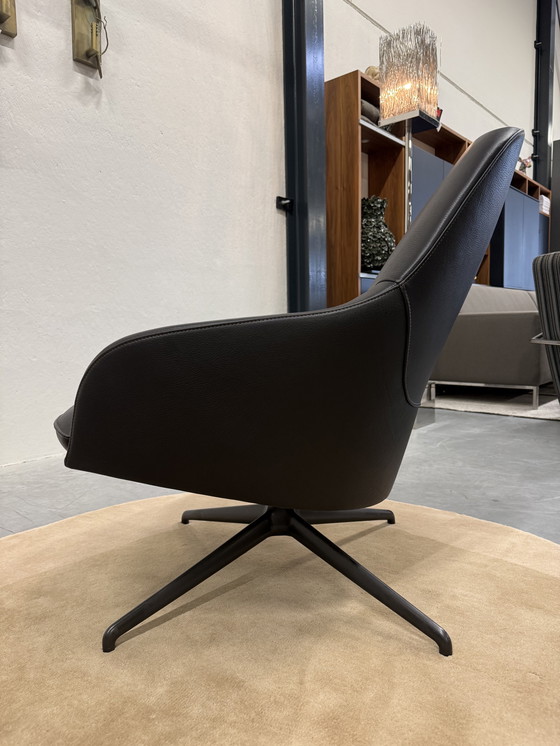 Image 1 of Poltrona girevole Leolux Lanah in pelle marrone Negev