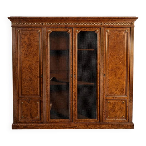 Bücherregal im Louis XVI Stil.