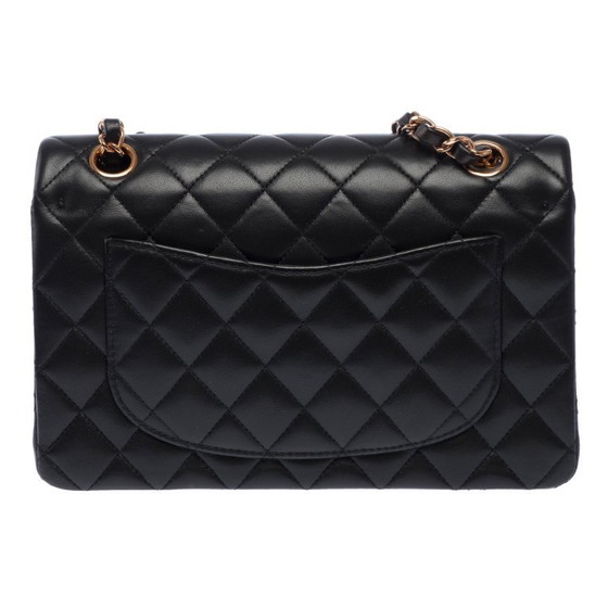 Image 1 of CHANEL Timeless/Classic in schwarzem Leder