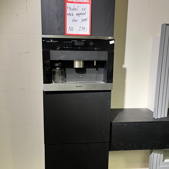 Image 1 of salta con il pensile della macchina da caffè Miele