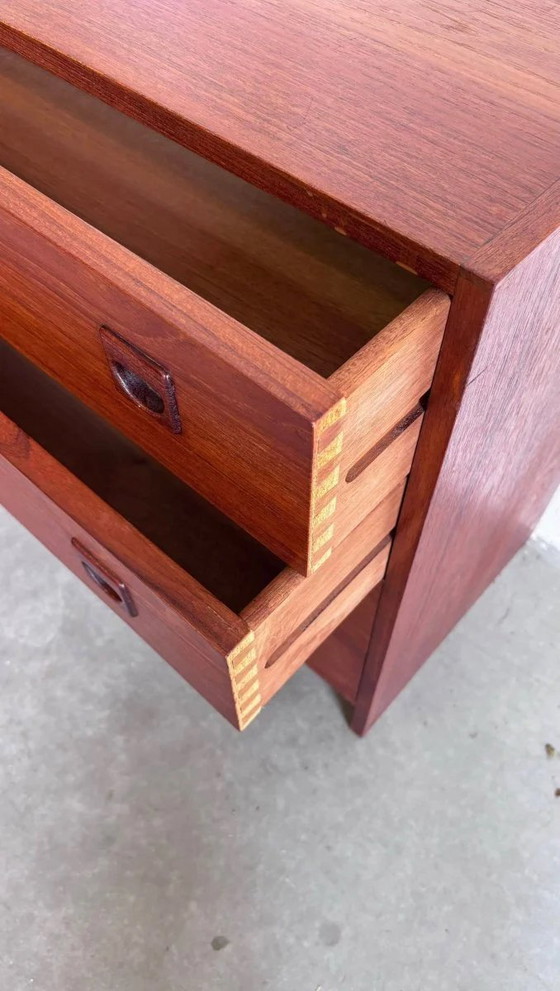 Image 1 of Vintage ladekast teak op plint