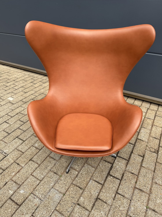 Image 1 of 2x Vintage Fritz Hansen Egg Chair Cognac uit de 1960’s leder NIEUWstaat!