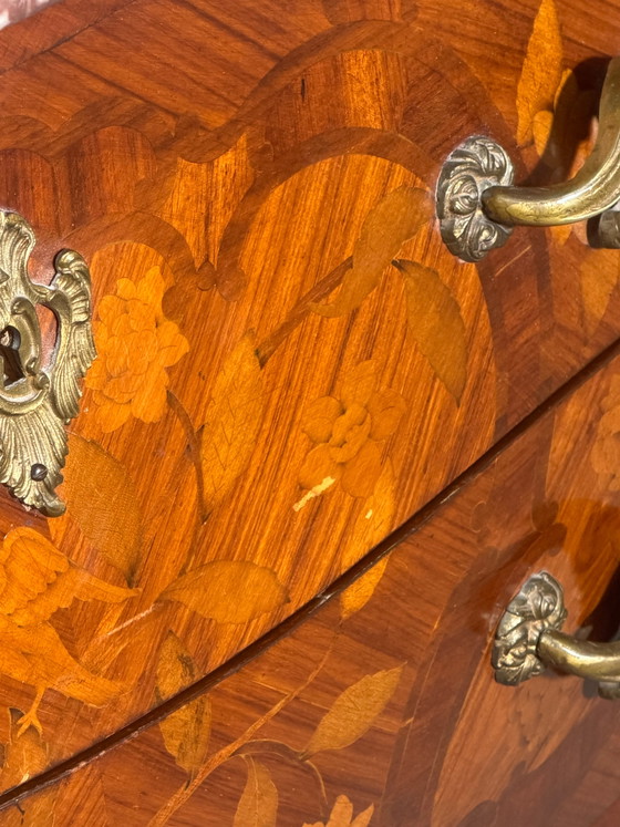 Cassettiera antica con intarsi e piano in marmo – Cassettiere, Wood (photo 6 of 8)