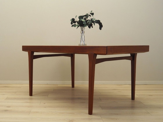 Image 1 of Table en teck, design danois, années 1970, production : Danemark