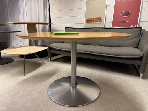 Mesa circular Artifort