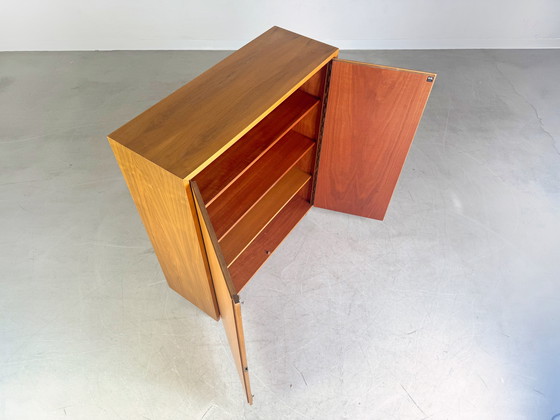 Image 1 of Mobiletto Mid-Century WK Furniture, cassettiera vintage in noce degli anni '60