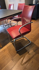 Tavolo e sedie per la sala da pranzo