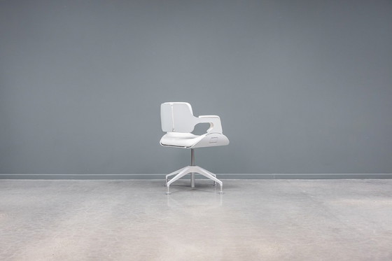 Image 1 of Voorzitter van de Interstuhl Silver-vergadering