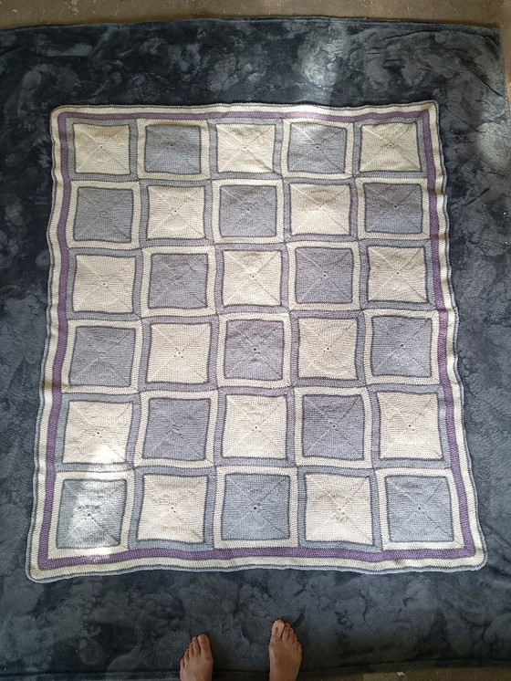 Image 1 of Handgemaakte gehaakte dieren deken 30 vierkantjes