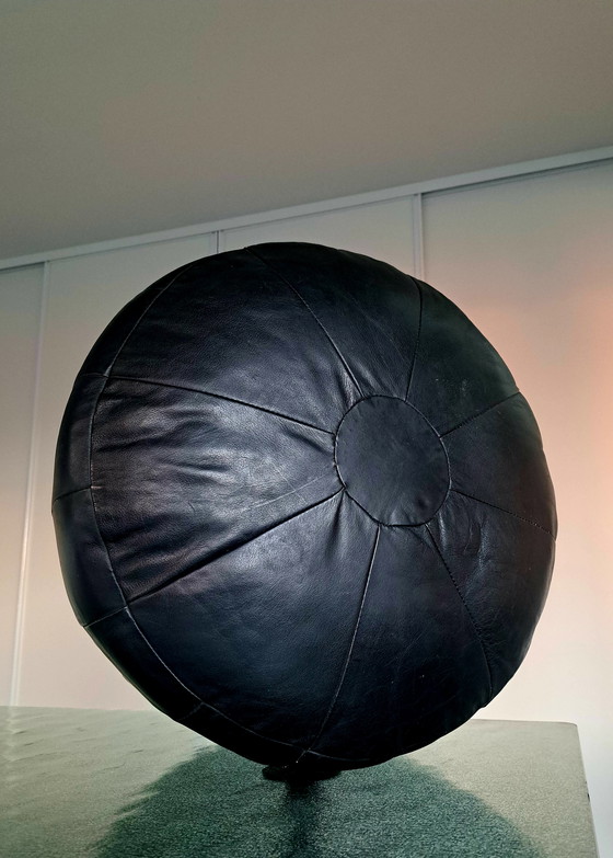 Image 1 of Xl lederen poef