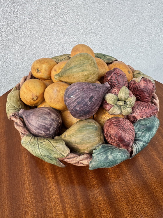 Image 1 of Corbeille fruits trompe l’œil Portugal années 70