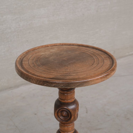 Image 1 of Mesa auxiliar o pedestal de madera francesa de mediados de siglo