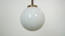 Suspension/plafonnier vintage à ampoule en verre au lait de style Art Déco
