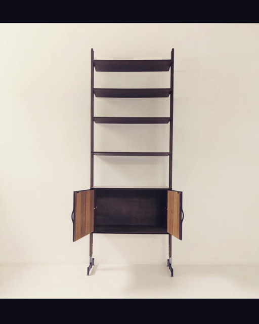 Mobile Cunta Wallunit Permanente de Giofranco Frattini