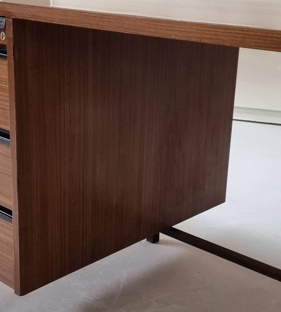 Image 1 of bureau des années 70