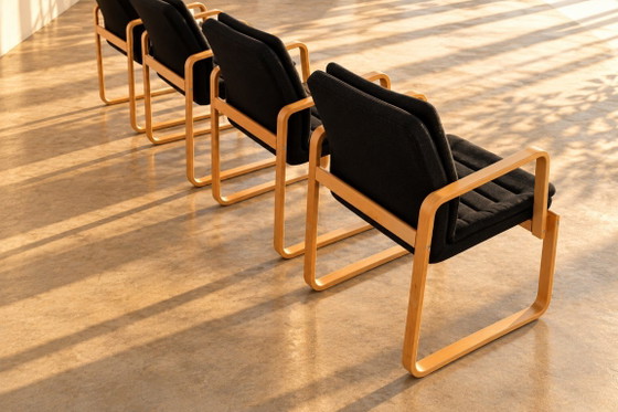 Set of four Dining chairs with wooden frame and black upholstery, Textile, Scandinavian (photo 5 of 10)