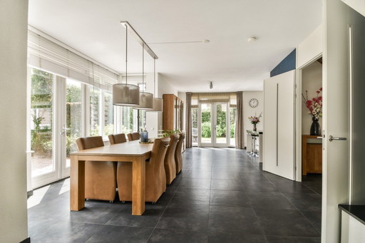 Ethnicraft Teak-Esstisch