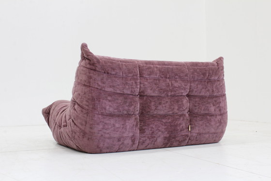 Image 1 of Vintage Togo 2 Sitzer Sofa lila Samt ligne roset Michel Ducaroy