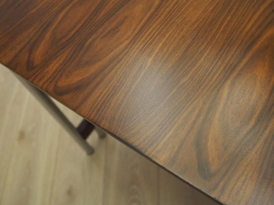 Image 1 of Table en noyer, design italien, années 1970, fabrication : Italie