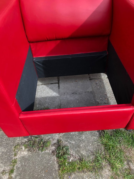 Image 1 of Poltrona lounge in pelle rossa dal design moderno