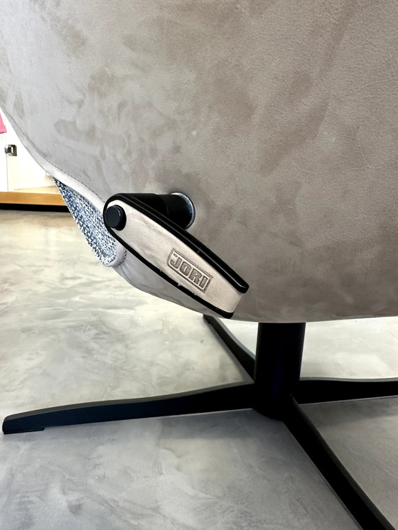 Image 1 of Poltrona Jori con sgabello incluso