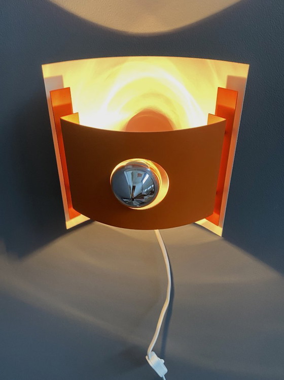 Image 1 of Oranje metalen Anvia Holland wandlamp uit de jaren 70, ruimtevaartstijl.